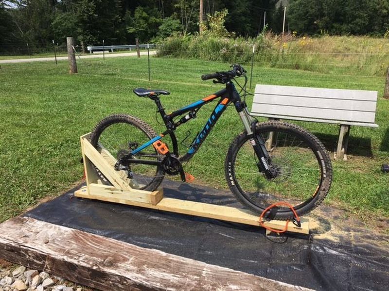 There's a pretty nice manual machine to practice near the start of the trails.