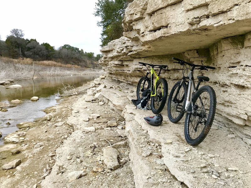 Nice creek side spot to take a rest.