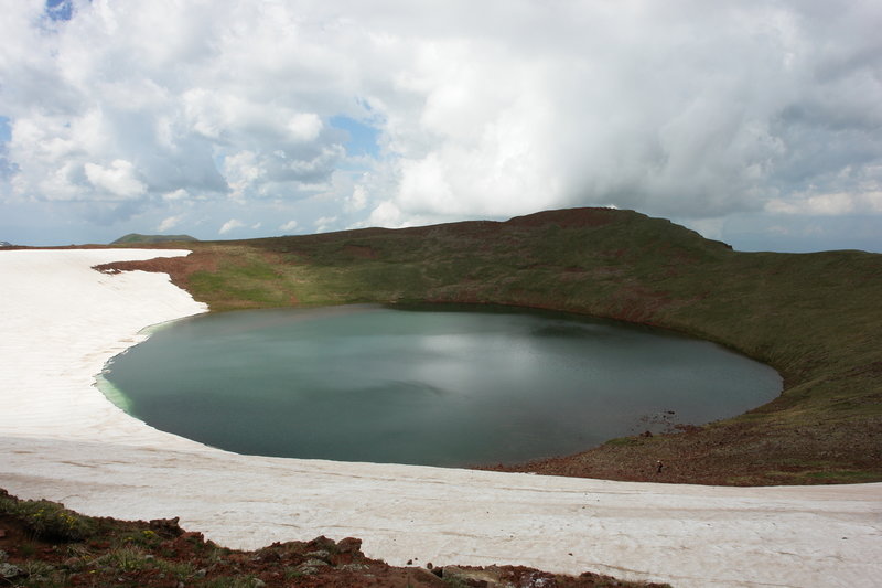 Crater lake on the top of Mount Azhdahak (3,597m).