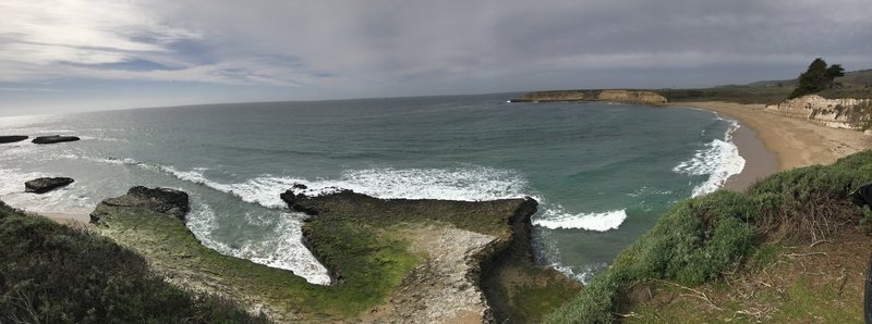 The first cove and viewing spot at the start of trail