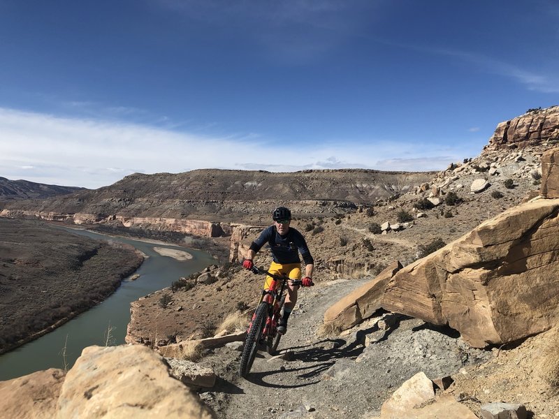 Heading south on the Kokopelli trail, with the Colorado River below...