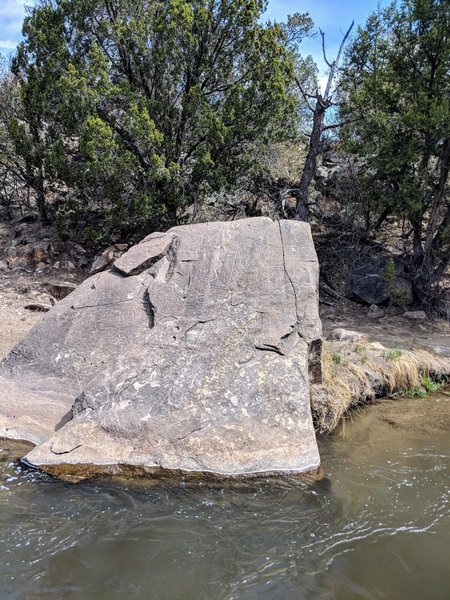 Petroglyph site next to the Rio Bonito River.