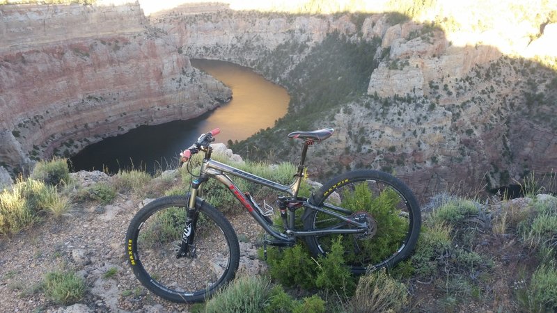 Overlooking the Alcova Canyon