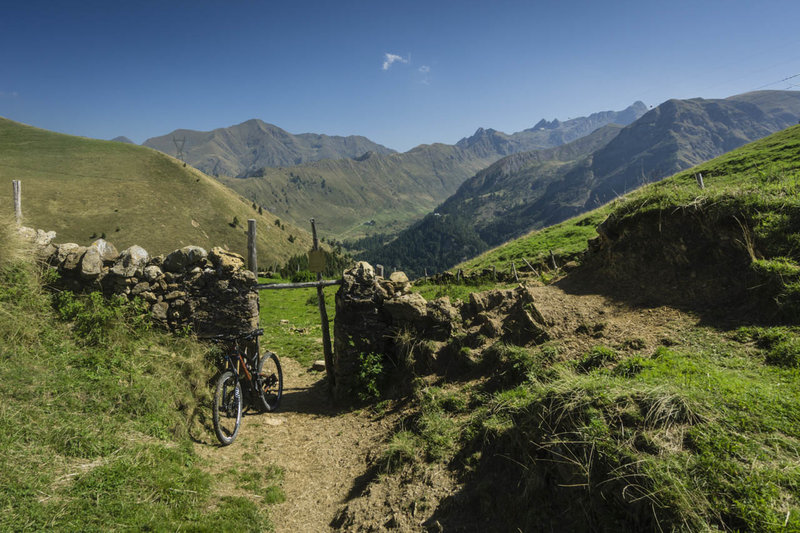 The portal that signals the start of the steep, technical downhill section towards val Biandino