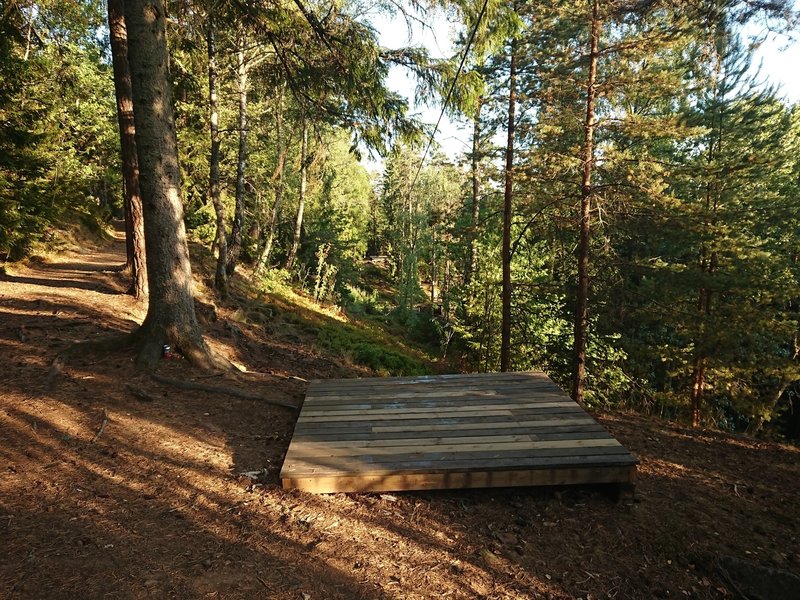 Zipline platform at the turn looking torwards the campspot.