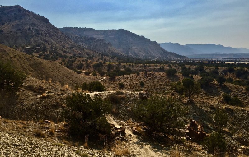 Opening sections of the trail down