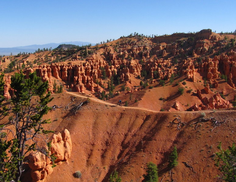 If you ride this trail take time to enjoy the scenery. It will not dissapoint.