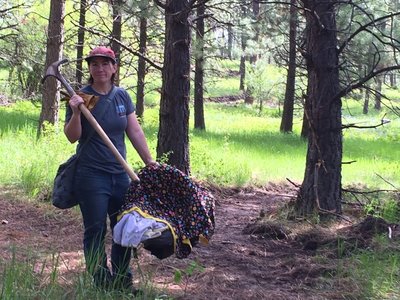 Some trail slaves never have an excuse for not helping--thanks MEGAN!!!