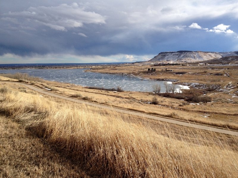 Blunn Reservoir and North Table Mountain from Ralston Creek Trail.