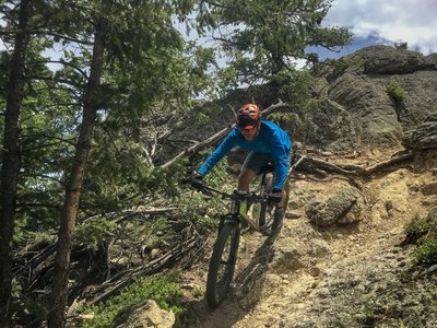 Notch hole left turn into a steep rocky descent. Bone-chillingly fun!