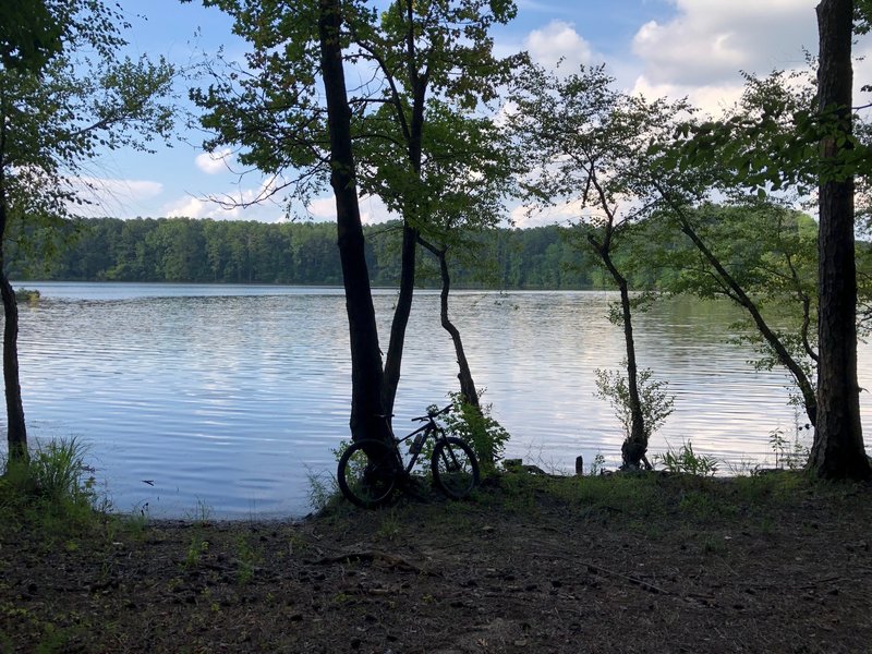 Great view of the lake during summer. Nice mid-ride break or picnic spot.