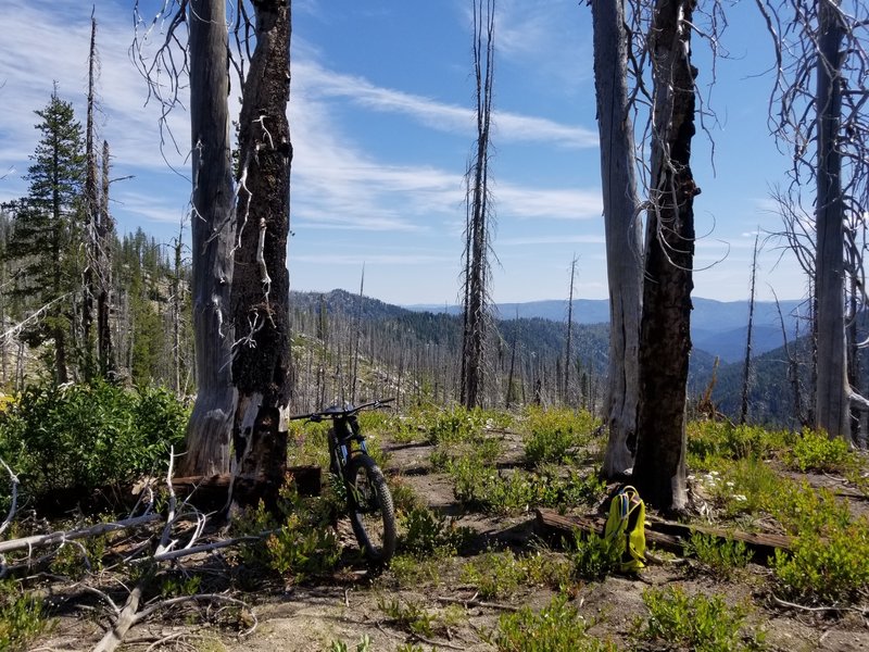 Top of the ridge. Worth the hike! Steep descent for a bit followed by even steeper, rocky and very loose soil; however, the next few miles until Onion Valley junction will be a blast! Getting out of Onion Valley is another story...