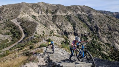 Climbing sand ladders off Windy Ridge