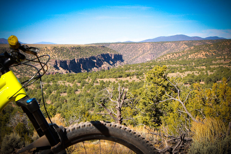 Rio Grande views along the Horse Thief Mesa trail