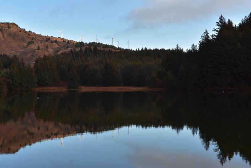 lake at trailhead parking