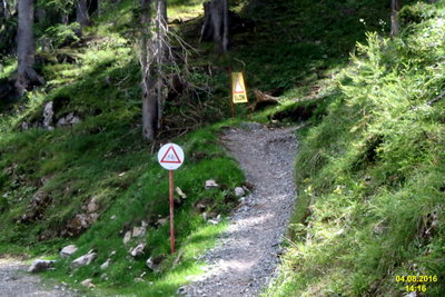 Roadsigns for cyclists (Gru)