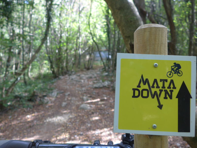 The "MataDown"-mark. In 2019 the trail was well signed with this marks.