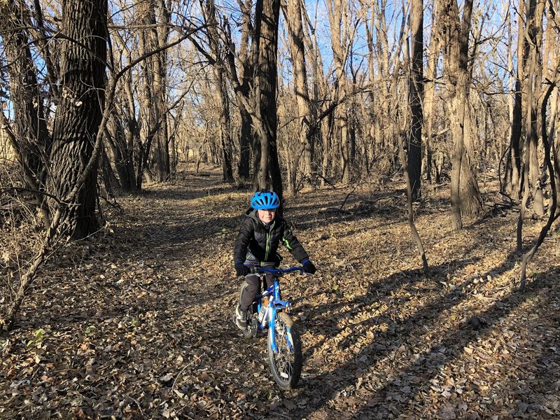 This is a great trail, having lots of fun out here!