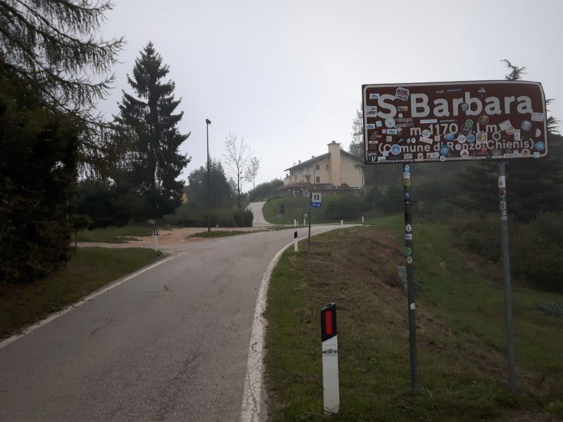 Santa Barbara (elev.1.170m) Getting this sign, you've finished the uphill -the start of Anaconda-Downhill is just in sight.