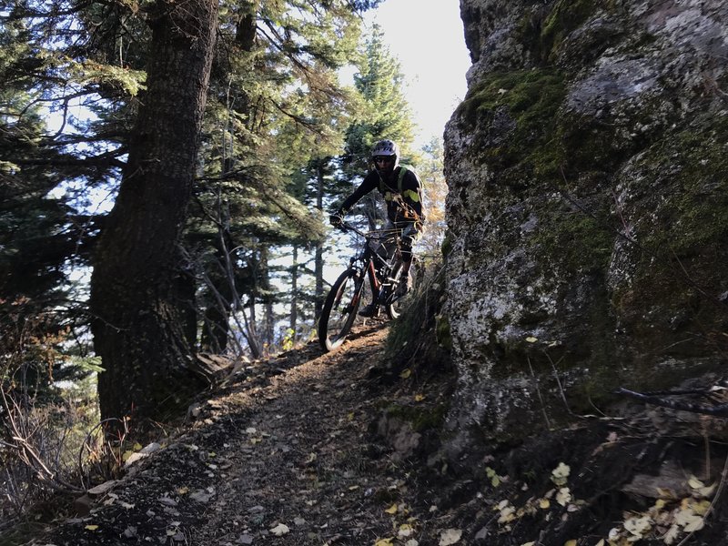 Ed droppping in at RICKS ROCK on Upper Doing Time Trail