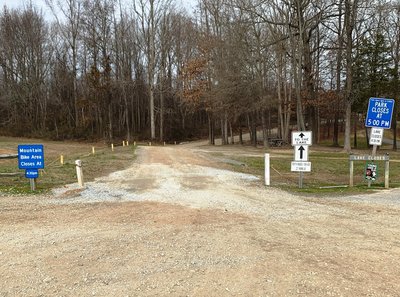 Dirt road to trailhead