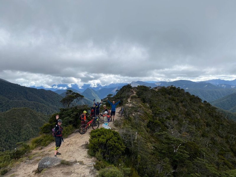 Grouping up on Skyline Ridge