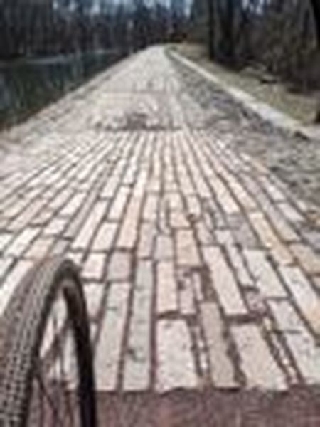 Nice portion of set stones on the towpath