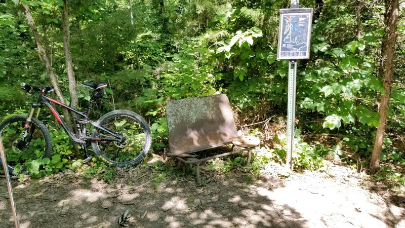 The rest stop prior to Pulpit Trail.