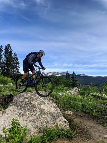 If you are riding a loop clock wise down Lookout don't miss this great boulder roller.