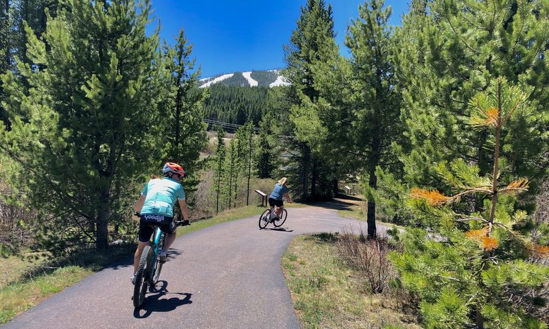 Cruising down the Fraser River Trail