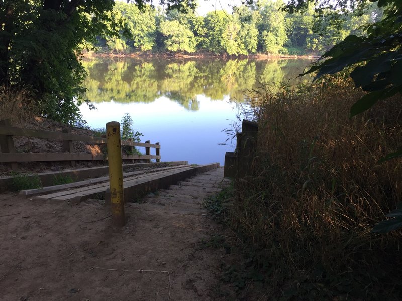 Canoe takeout near campgrounds and trail on James River.