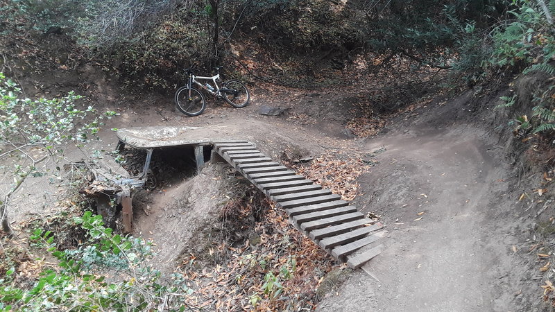 On Rambler Trail, random abandoned car as a singletrack feature. Another cool easter egg in the park.