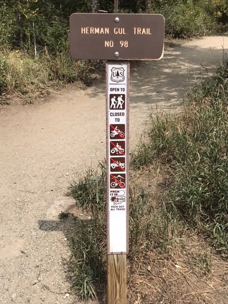 Rad trail but posted no bikes. Not sure what is up with this.