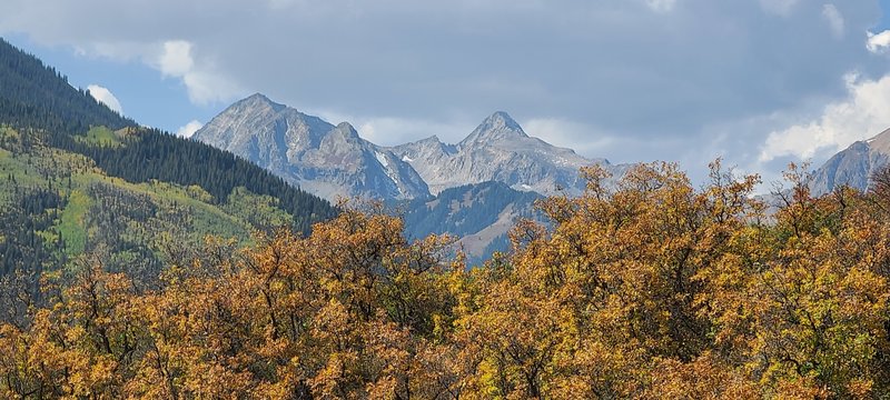 Capitol Peak visible for most of the run