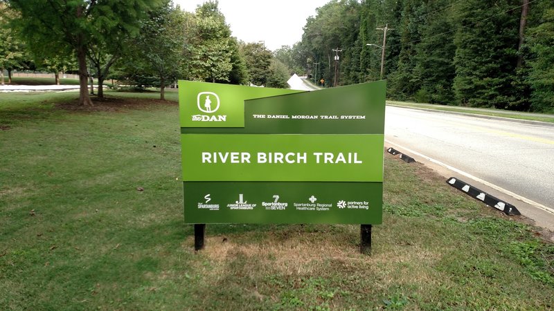 Trail start main sign