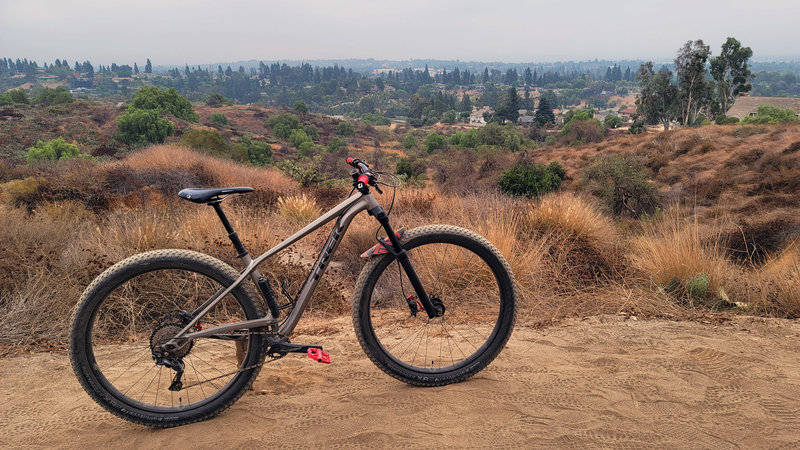 "View appreciation" point before the longest DH part of the Fullerton Loop MTB Trail.