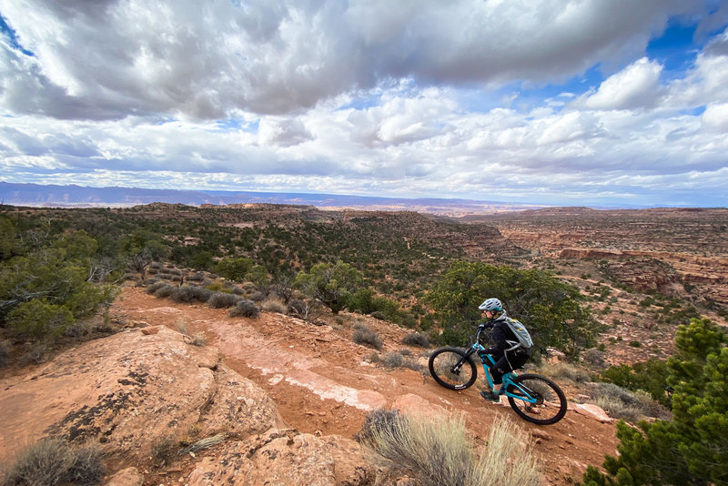 Flowly trail and awesome views are a perfect recipe.