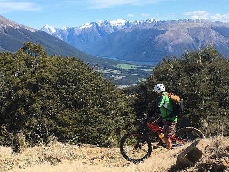 Lake Rotoiti lies nestled between the St Arnaud Range on the left and Robert Ridge to the right.