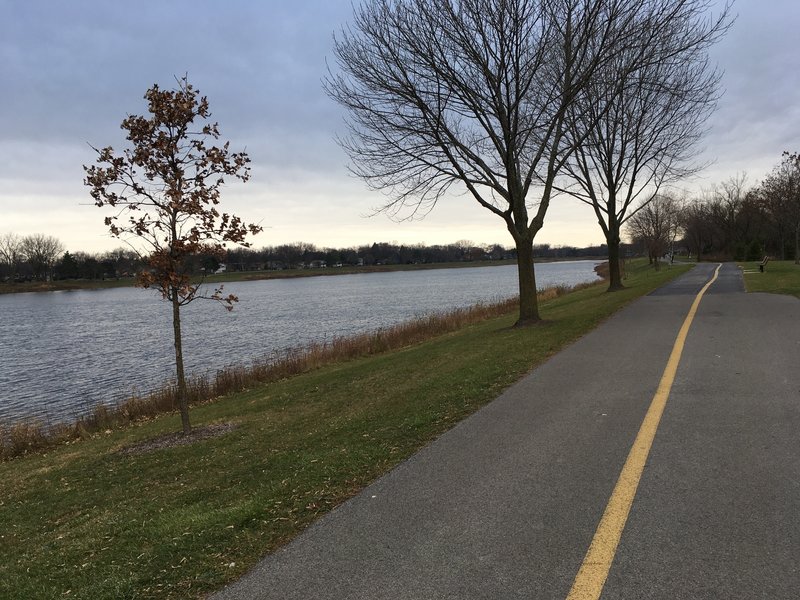 Path goes around the lake