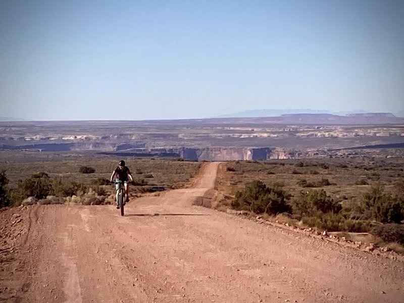 The endless Horsethief Trail (Mineral Bottom Road) across the I-Sky mesa top.