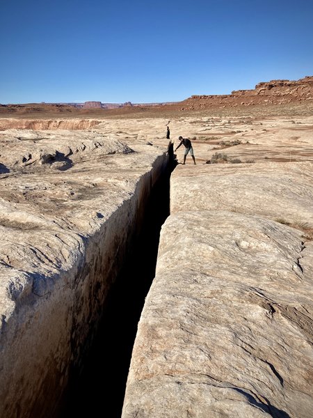 The endless Black Crack