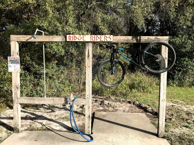 Shower, and wash station. Nice!