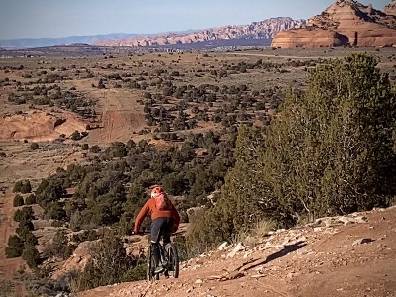 Impressive scenery on the Pipeline Trail