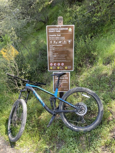 This is the entrance to the lime kiln trail from the Lexington damn reservoir Road