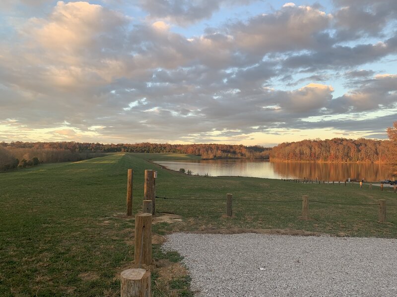 Trailhead at gravel parking lot