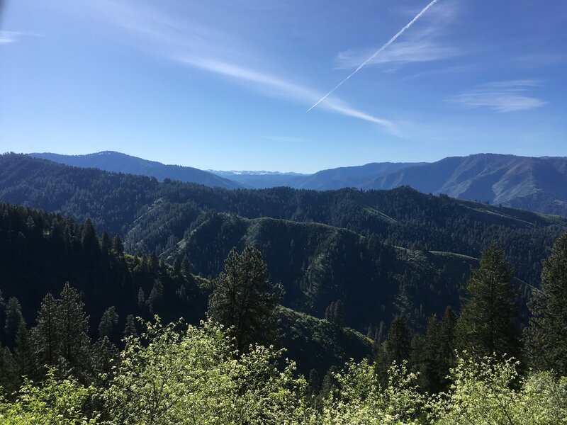 Never-ending mountain views abound from the upper traverse.