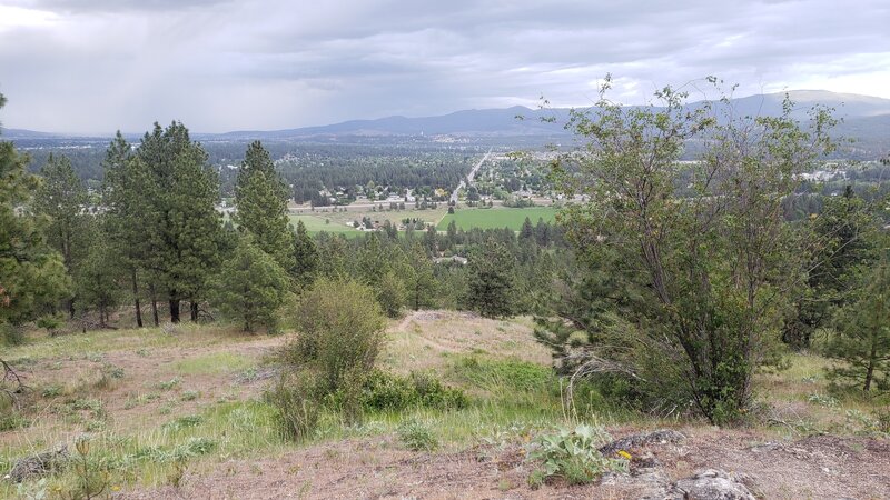 This view before the end is about the same as the final vista (looking at Dishman-Mica @ 32nd Ave in center of frame).  A good turnaround if you are feeling overwhelmed with the climb back up.