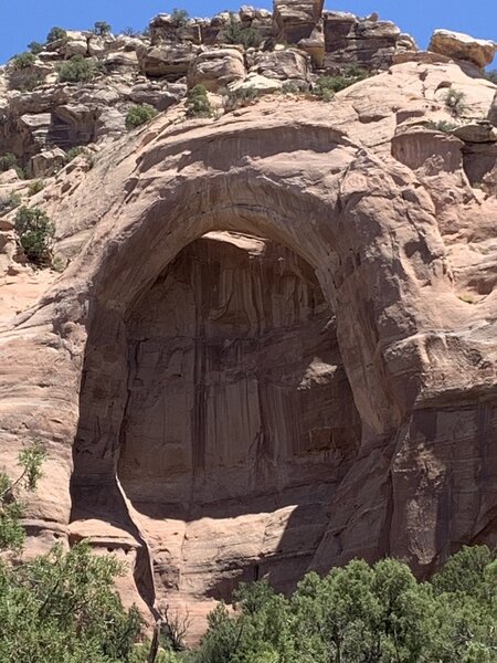 One of the beat two sites too see on the Ancients loop. A true arch.