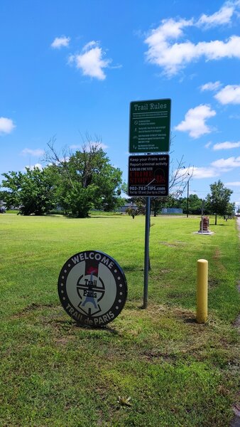 Sign at the beginning of the trail.