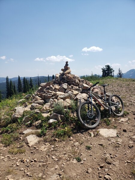 Cairn at the top of Argument Ridge.